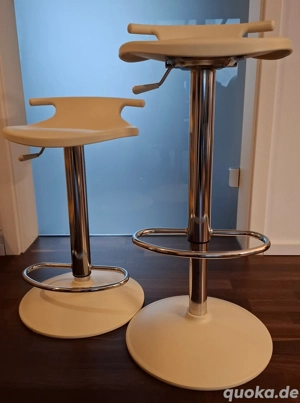 Zwei Barhocker von der Plana Küchen in sehr gutem Zustand