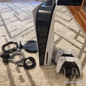 PLAYSTATION 5 avec deux manettes  Bild 2