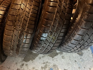 Winterreifen Continental mit Felgen 175 65 R15.