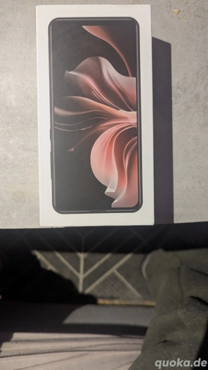 Smartphone im Ultra-Design   6.8" Display   Gold   Full Set in OVP