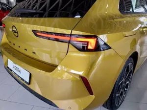 Opel Astra Ultimate PANO LHZ SHZ KAM NAVI Bild 5