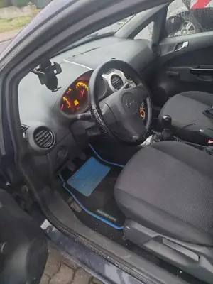Opel Corsa 1.2 16V Bild 3
