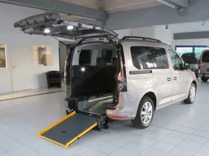 Volkswagen Caddy Life Rollstuhlrampe-Behindertengerecht