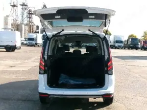 Ford Tourneo Connect L1 Active 90kW AT Stndhz AHK Bild 4