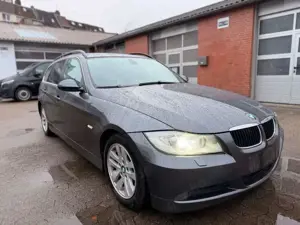 BMW 325 iA Touring*Automatik*Navi-Prof*Panorama*PDC*