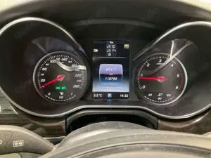 Mercedes-Benz V 250 (BlueTEC) d lang 7G-TRONIC Avantgarde Edition Bild 2