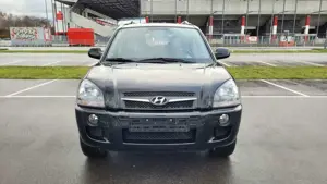 Hyundai TUCSON 2.0 GLS SERVO  KLIMA PDC*** Bild 2