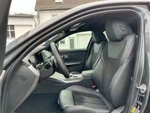 BMW 330 e M Sport Laser*ACC*360°*AHK*HiFi*Shadow*HUD Bild 5
