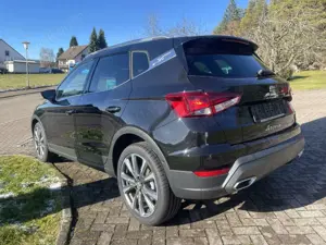 SEAT Arona FR Anniversary Edition  *18" Alu  *Navi  *LED Bild 3