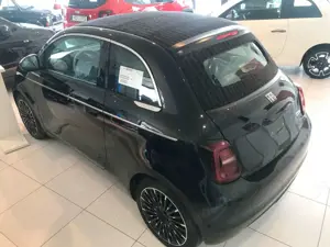 Fiat 500e Cabrio by Bocelli Bild 2