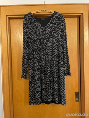 Schwarz weiß gemustertes Kleid von Taifun, Größe 42 44