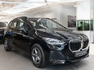 BMW 216 i AHK DA PA RFK PDC LED Klima DAB Bild 3