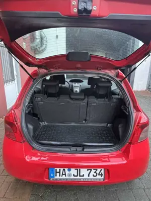 Toyota Yaris 1.0 VVT-i Bild 3