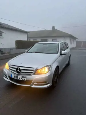 Mercedes-Benz C 200 (BlueEFFICIENCY) Avantgarde
