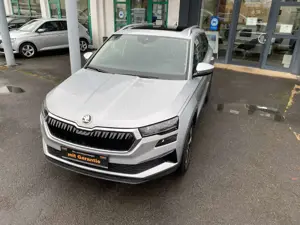 Skoda Karoq Karoq 1.5 TSI DSG Design PANO/AHK/NAV/ACC/BSA/18 Bild 4