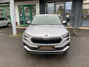 Skoda Karoq Karoq 1.5 TSI DSG Design PANO/AHK/NAV/ACC/BSA/18 Bild 5