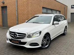 Mercedes-Benz E 200 CGI BlueEfficiency T-Modell/XENON/MEMORY-S