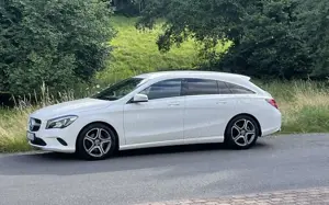 Mercedes-Benz CLA 200 CLA 200 CDI / d Shooting Brake AMG Line