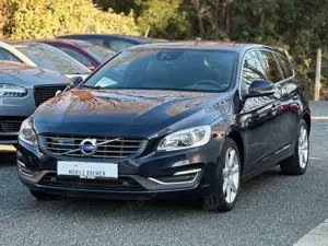 Volvo V60 T3 Summum AHK*LEDER*ACC*BI-XENON