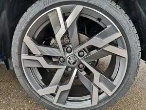 Skoda Karoq 2.0TDI Sportline DSG 4x4 AHK Matrix Pano Sound Led Bild 4