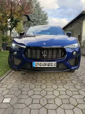 Maserati Levante Trofeo 3,8 V8 TÜV/ KD neu, 8 Räder + Felgen Bild 2