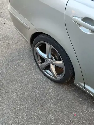 Toyota Avensis 2.2 D-CAT Combi Executive Bild 5