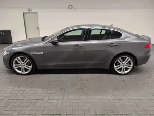 Jaguar XE R-Sport 360°/Pano/Standhzng/Meridian/Leder Bild 2