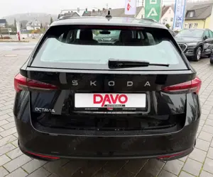 Skoda Octavia Combi 1.5 TSI Selection DSG/AHK/HUD/ACC Bild 4