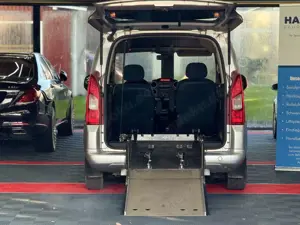 Citroen Berlingo Behindertengerecht-Rampe Bild 2