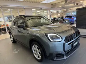 MINI Cooper S Countryman Classic Trim ALL4 AHK+PANO+HEADUP Bild 3