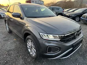 Volkswagen T-Roc 1.5 TSI DSG*LIFE*SHZ*ACC*LED*PAKASSIST*PDC