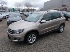 Volkswagen Tiguan Lounge, Navi, AHK, PanoDach, zus. Winterräder