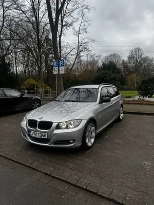 BMW 320 320d DPF Touring Aut.