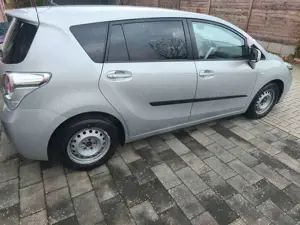 Toyota Verso Verso 2.0 D-4D Travel Bild 4