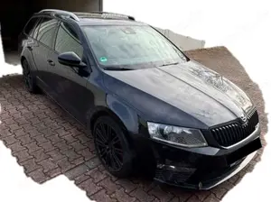 Skoda Octavia Octavia Combi 2.0 TDI (Green tec) DSG RS