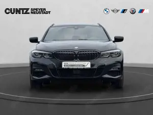 BMW 320 d xDrive Touring M Sport Park/Drive-Assist. Panora Bild 2
