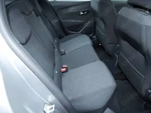 Peugeot 208 1.2 Hybrid 100 Style KLIMA PDC SHZ LED Bild 4