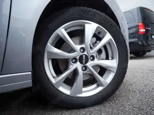 Peugeot 208 1.2 Hybrid 100 Style KLIMA PDC SHZ LED Bild 5