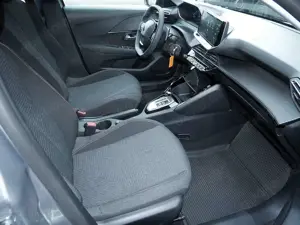 Peugeot 208 1.2 Hybrid 100 Style KLIMA PDC SHZ LED Bild 2