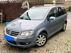 Volkswagen Touran Touran 2.0 TDI DSG Highline Bild 2