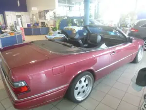 Mercedes-Benz E 200 E-Klasse / Cabrio mit H-Kennz. Bild 2