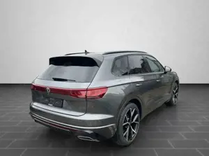 Volkswagen Touareg R-Line 3.0 TDI 4M AHK|Leder|Pano|*VOLL* Bild 2