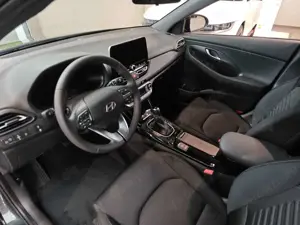 Hyundai i30 Advantage*PlusP*RKam*Navi*2ZKlima*Voll Bild 5