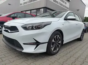 Kia Ceed / cee'd Ceed 1.5 Spin*Navi*Shzg*Lhzg*PDC*Cam*16Zoll*