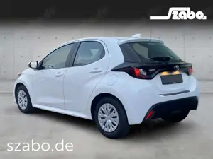 Toyota Yaris 1,0 l Comfort Apple CarPlay Android Auto Musikstre Bild 2
