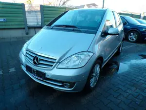 Mercedes-Benz A 180 ELEGANCE Autotronic