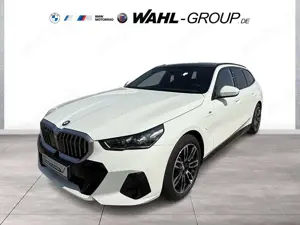 BMW 530 e xDrive Touring M Sport AHK Panorama Head-Up Adap
