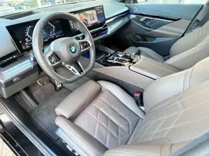 BMW 520 d M Sport Leder braun Standheiz.AHK HiFi Sitzklim Bild 5
