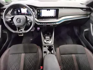 Skoda Octavia Kombi 2.0 TDI RS Navi LED+ DCC AHK PDC Bild 5