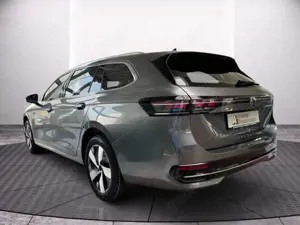 Volkswagen Passat 2.0 TDI DSG  Elegance NAVI AHK GJR El.HECKKLAPPE Bild 5